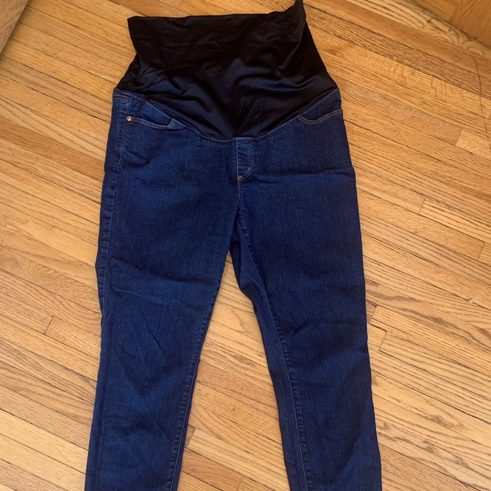 Size 12 LOFT Maternity dark wash skinny jeans.